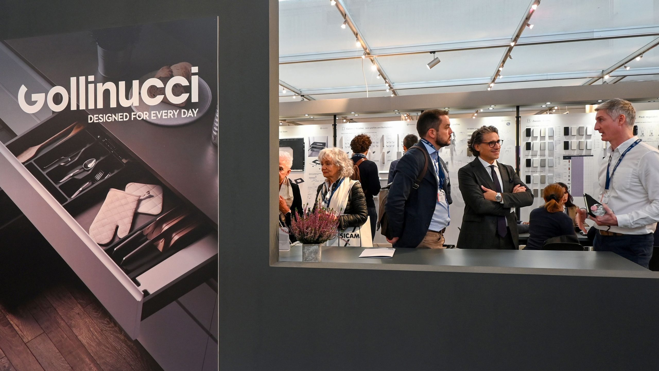 Stand Gollinucci Stand_Gollinucci